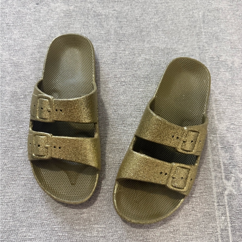 Stylish Olive Double-Buckle Sandals
